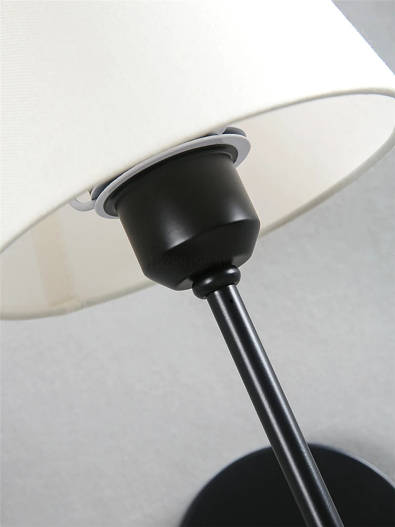 Lâmpada de Parede LED Moderna para Banheiro e Quarto - Iluminação de Espelho com Abajur de Tecido