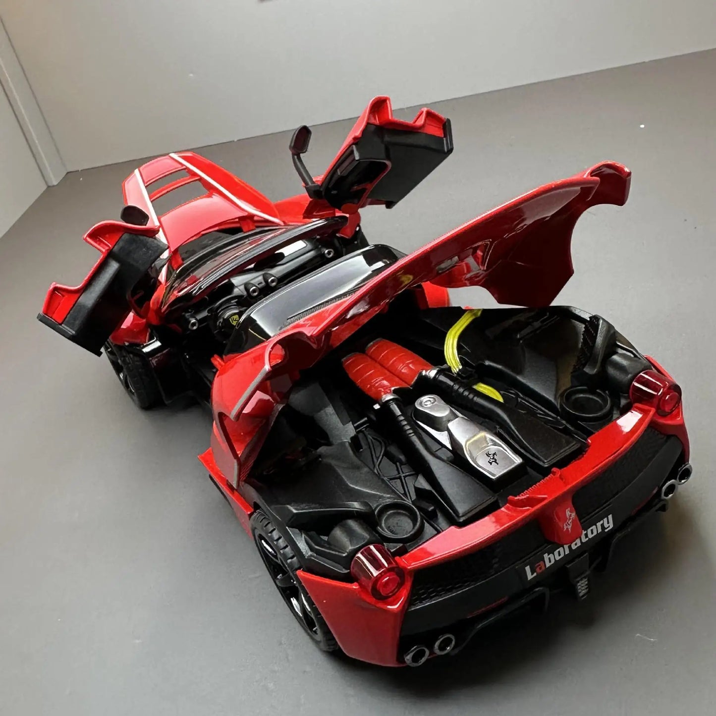 🏎️ Miniatura Ferrari LaFerrari Conversível 1:22 Welly – Modelo de Corrida Colecionável (Diecast)