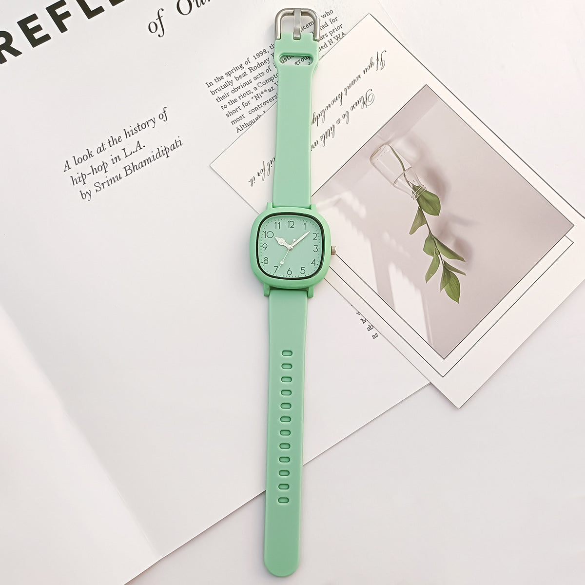 Relógio Fashion Bear – Elegância Casual para 2025!