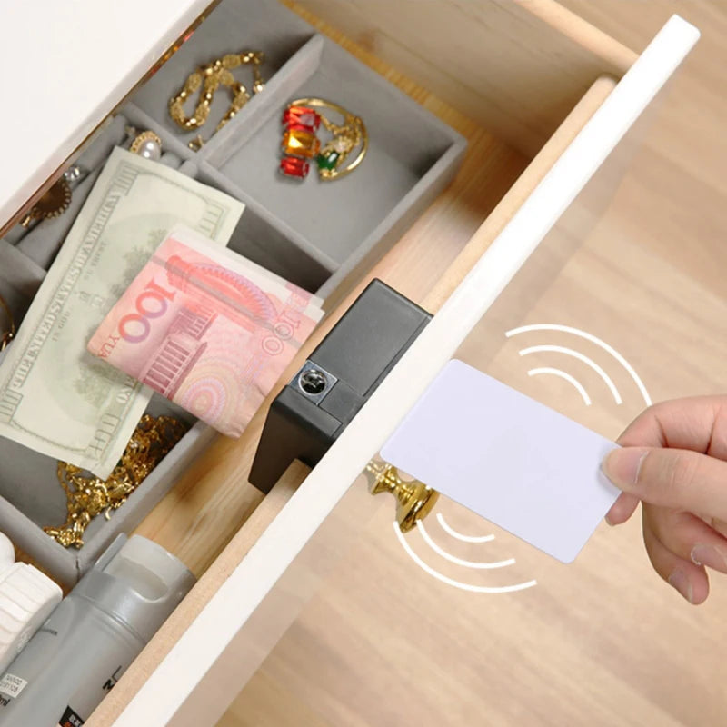 Fechadura Eletrônica Invisível para Gavetas com RFID – Smart Lock com Cartão e Controle por App | Instalação Fácil e Segurança Discreta para Móveis e Armários