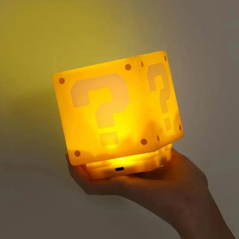 Luminária Bloco de Interrogação Super Mario – Ilumine Seu Espaço com Nostalgia!