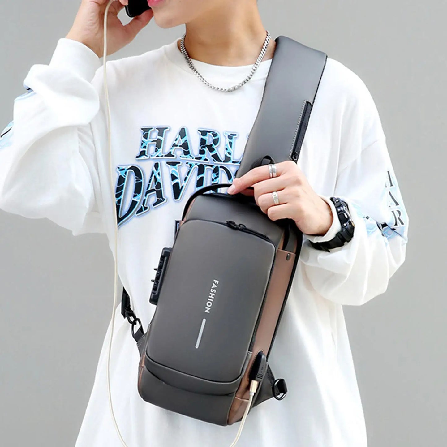 Bolsa Masculina Anti-Furto com Carregamento USB!