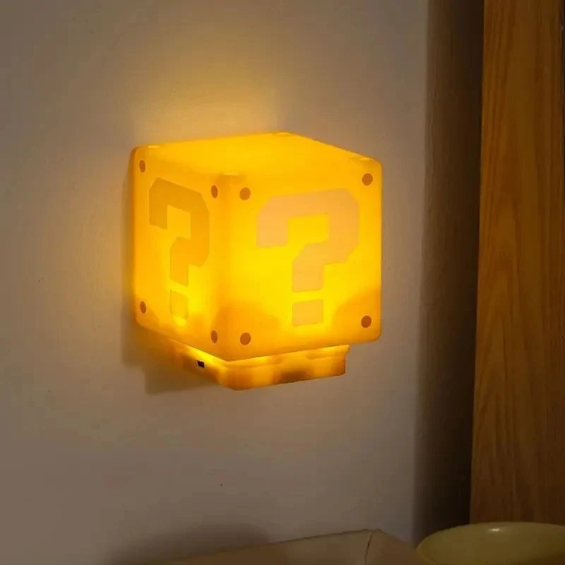 Luminária Bloco de Interrogação Super Mario – Ilumine Seu Espaço com Nostalgia!
