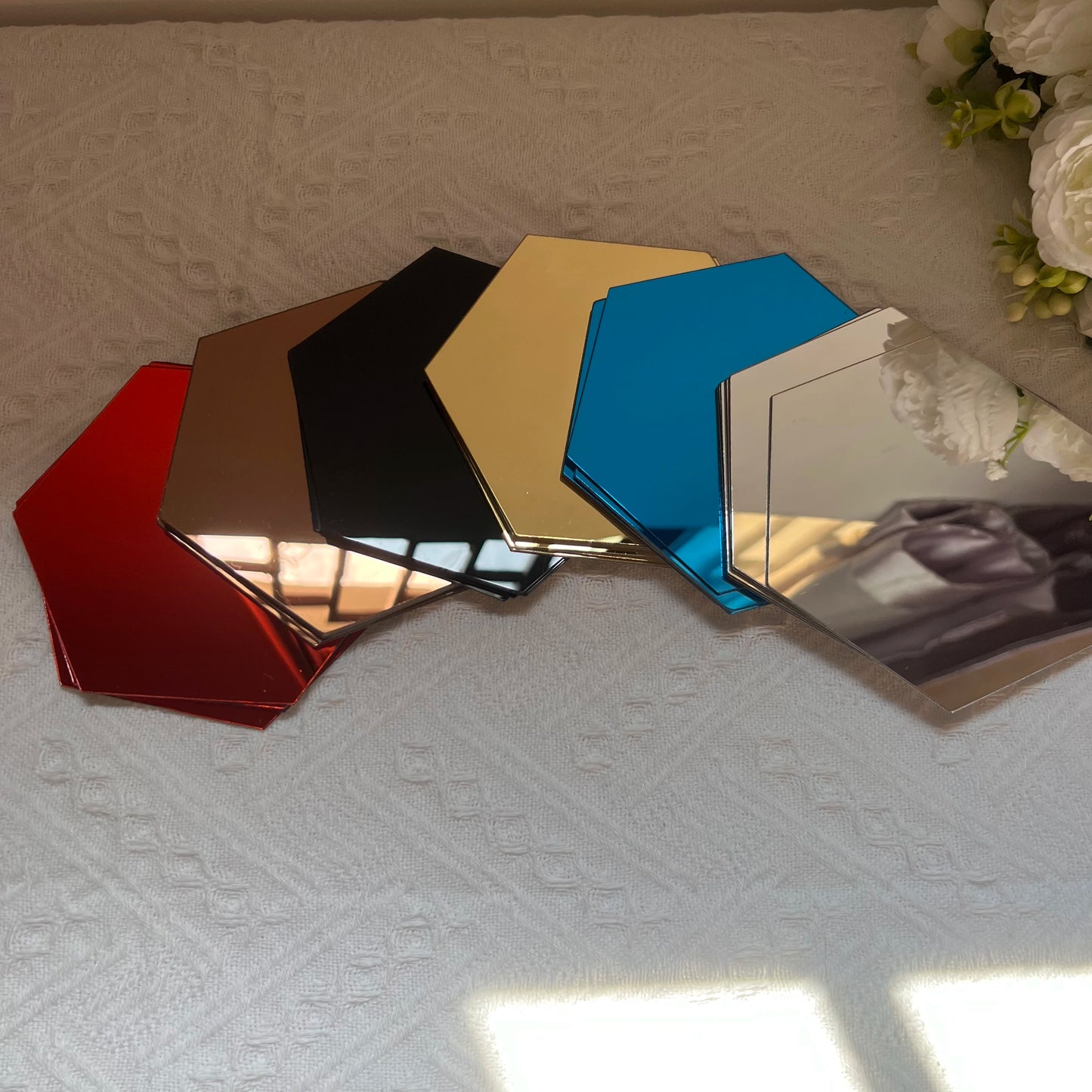 Adesivo de Espelho 3D Hexagonal para Parede - Decoração Moderna e Personalizada