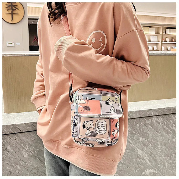 Bolsa de Ombro Cartoon Corner Creature Snoop - Estilo Descomplicado para Mulheres