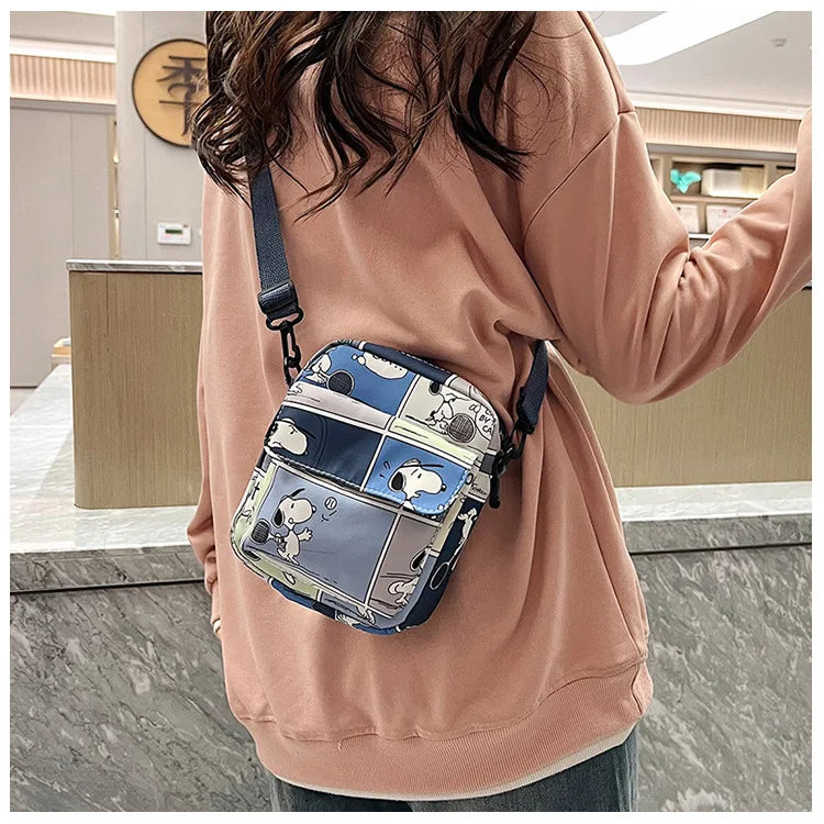 Bolsa de Ombro Cartoon Corner Creature Snoop - Estilo Descomplicado para Mulheres