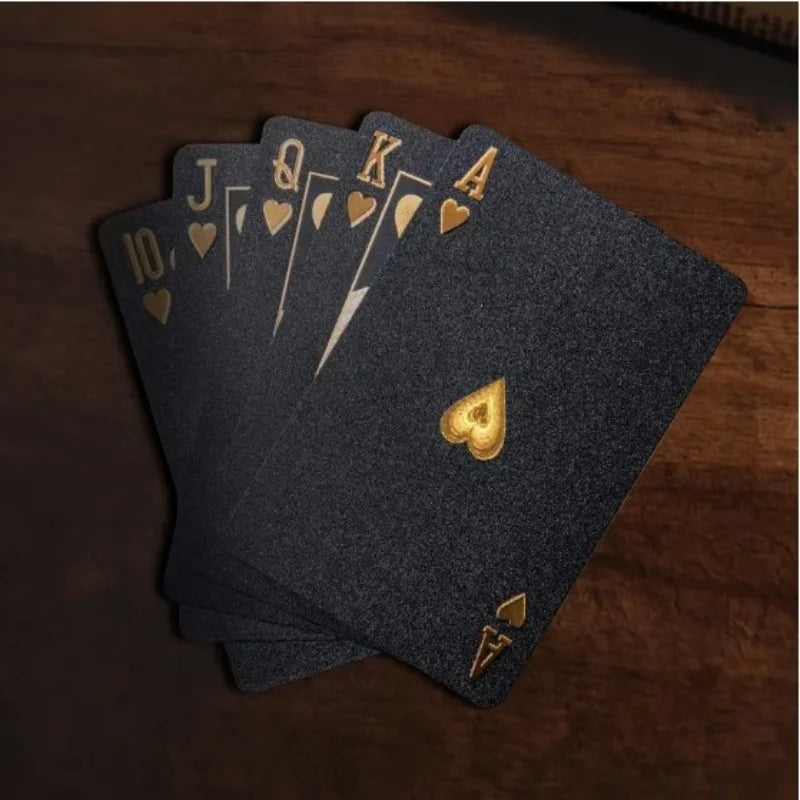 Baralho Premium Black Gold – Elegância e Resistência no Seu Jogo!